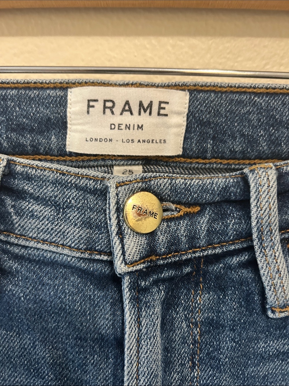 Frame Denim le Nouveau straight with hem side slit - Picture 4 of 7